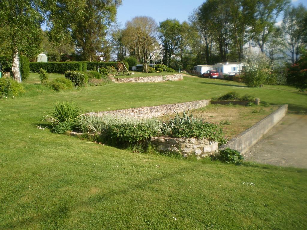 Camping Le Bois Jahan Brunelles Bagian luar foto