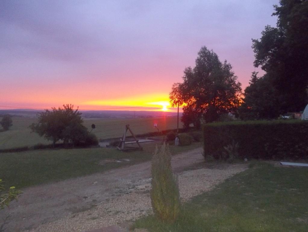 Camping Le Bois Jahan Brunelles Bagian luar foto