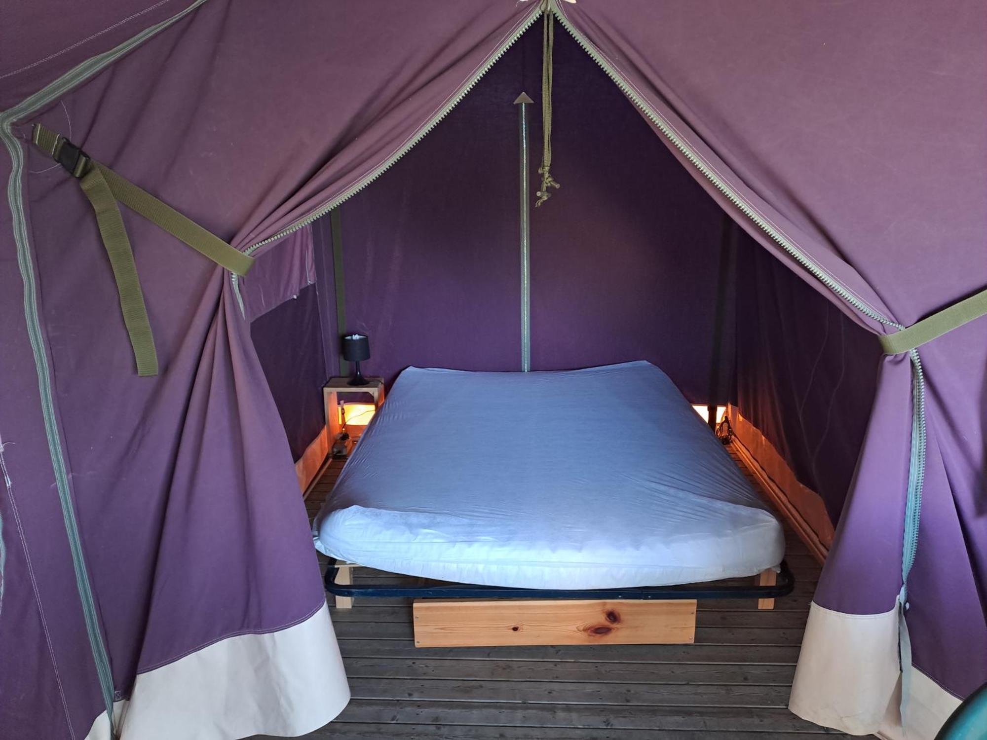Camping Le Bois Jahan Brunelles Bagian luar foto