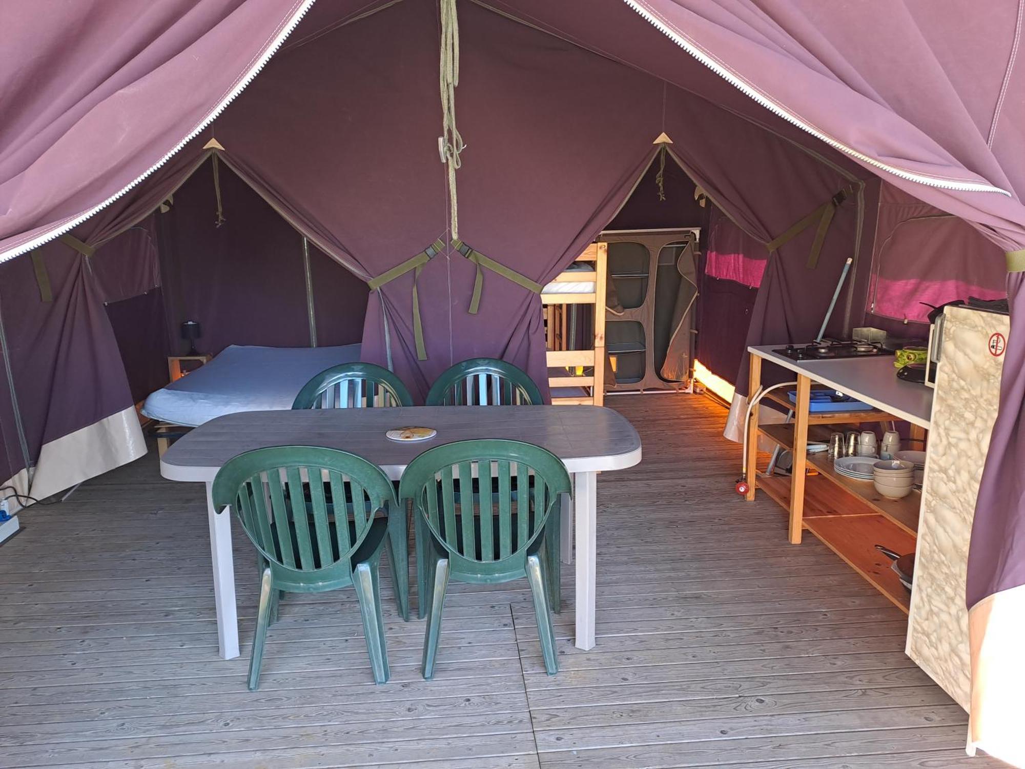 Camping Le Bois Jahan Brunelles Bagian luar foto