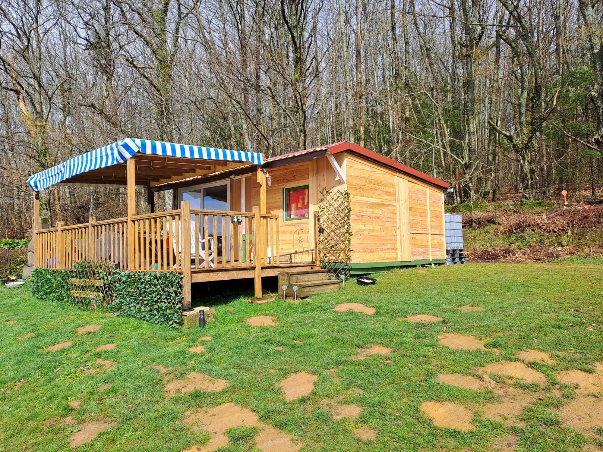 Camping Le Bois Jahan Brunelles Bagian luar foto